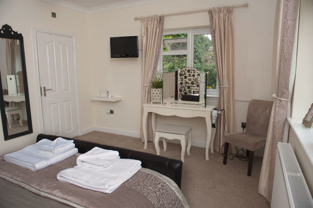 Ashbrook Bed And Breakfast Llandudno Bagian luar foto