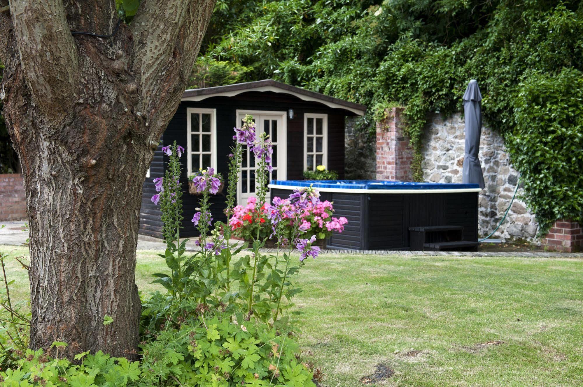 Ashbrook Bed And Breakfast Llandudno Bagian luar foto